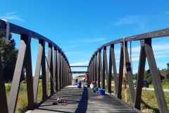 Geh- und Radbrücke Bogen über die Staatsstraße St 2139  in Bärndorf