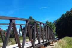 Geh- und Radbrücke Bogen über die Staatsstraße St 2139  in Bärndorf