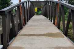 Geh- und Radbrücke Bogen über die Staatsstraße St 2139  in Bärndorf